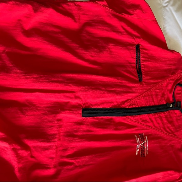 Red jacket - Picture 8 of 10